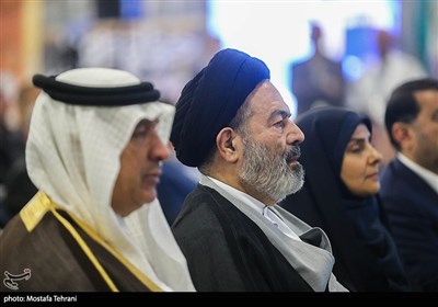 فرزانه صادق مالواجرد، وزیر راه و شهرسازی، سید عبدالفتاح نواب، نماینده ولی فقیه در امور حج و زیارت و عبدالله بن سعود العنزی سفیر عربستان سعودی