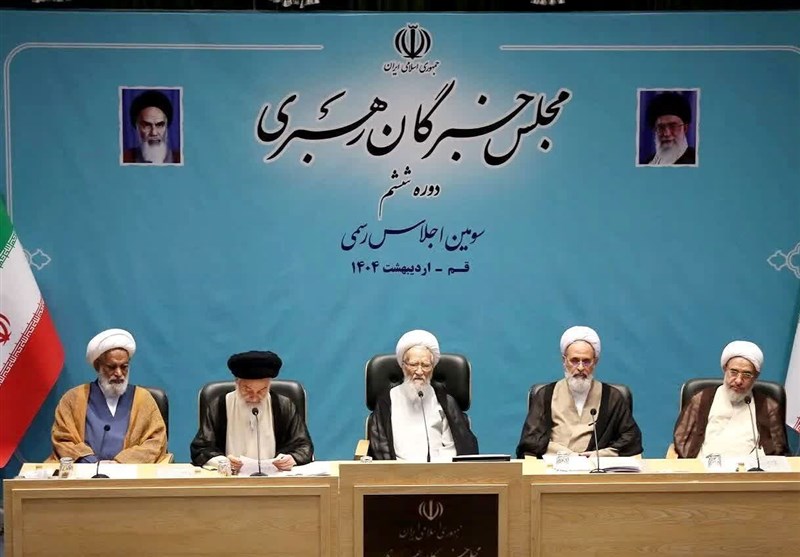  موحدی‌کرمانی: مردم در تنگنای معیشت‌اند/ از غزه دفاع می‌کنیم 