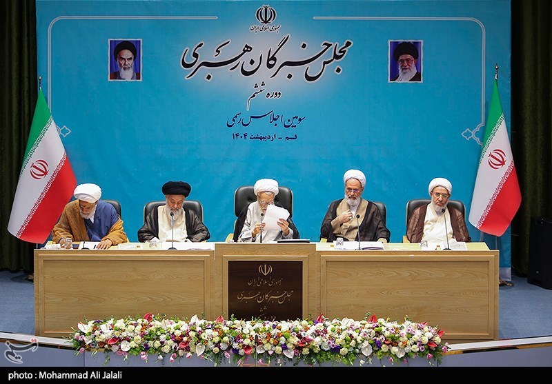 گزارش تسنیم از روز نخست اجلاسیه مجلس خبرگان رهبری در قم+عکس
