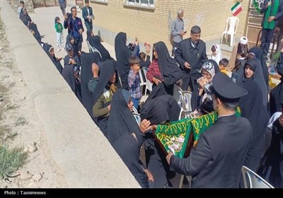 کاروان زیر سایه خورشید در سرزمین شوقان