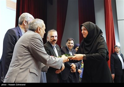مراسم تجلیل از اساتید نمونه دانشگاه فرهنگیان