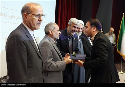 مراسم تجلیل از اساتید نمونه دانشگاه فرهنگیان