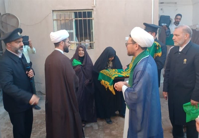رایحه خوش پرچم رضوی در منزل شهیدین عبادی