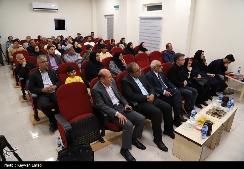 فرهیختگان استان بوشهر به نسل جوان معرفی شوند