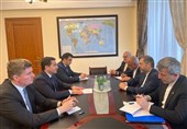 İran ve Azerbaycan Yetkilileri Görüştü