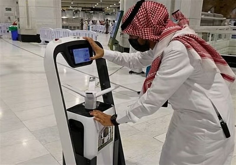 رباتها در میان حجاج