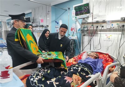 پرچم،خدام،آرامش،رضا،دل،امام،شفا،دلشان،لبخند،خيره