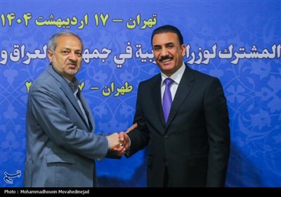علیرضا کاظمی، وزیر آموزش‌وپرورش و ابراهیم نامس یاسین الجبوری وزیر آموزش جمهوری عراق