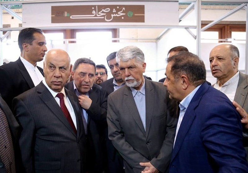 وزیر الثقافة العراقی یطّلع على إنجازات صناعة الطباعة الإیرانیة