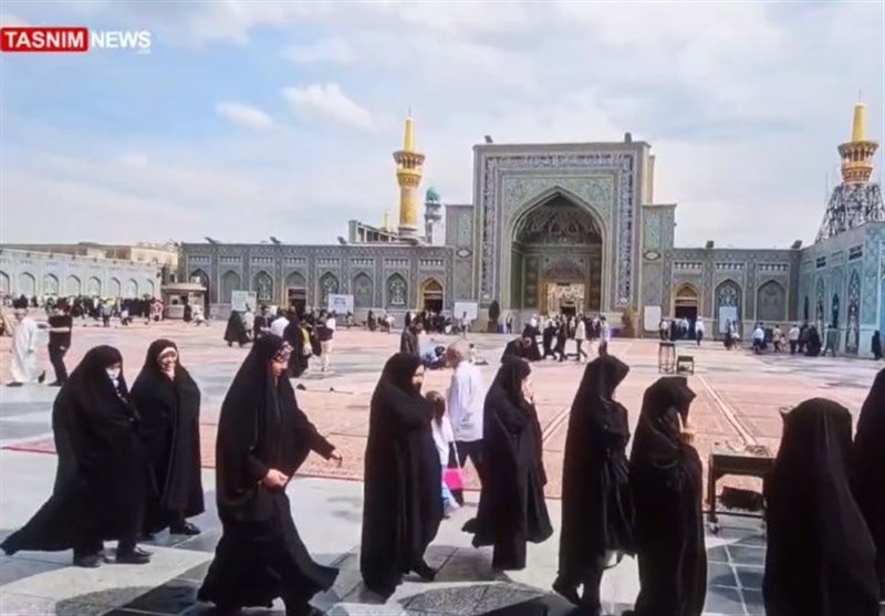 تقریر/ تسنیم .. الإمام الرضا (ع) تجلٍ لوشائج الأخوة بین الشعبین؛ ثلاثة ملایین عراقی یزورون إیران