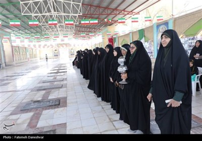 کاروان زیر سایه خورشید در بندرعباس