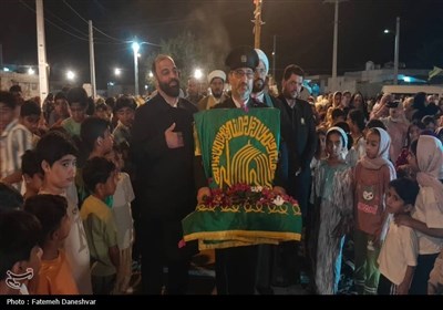 کاروان زیر سایه خورشید در بندرعباس