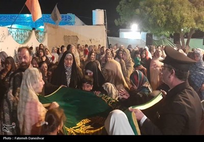کاروان زیر سایه خورشید در بندرعباس