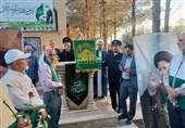 گلزار شهدای بیرجند با حضور خادمان حرم رضوی غبارروبی شد