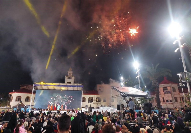  رشت در شب میلاد امام رضا(ع)، سراسر نور و شعف شد+تصویر 