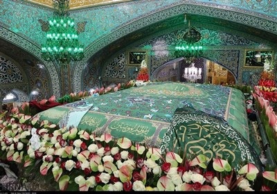 پرچم و پوش ضریح امام رضا(ع) تعویض شد