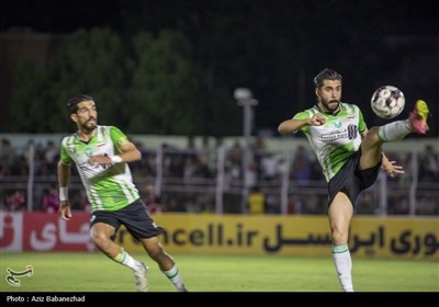 دیدار تیم‌های فوتبال خیبر خرم‌آباد و پرسپولیس