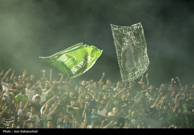 دیدار تیم‌های فوتبال خیبر خرم‌آباد و پرسپولیس
