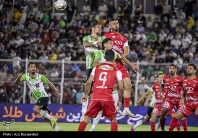 دیدار تیم‌های فوتبال خیبر خرم‌آباد و پرسپولیس
