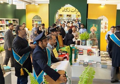 معنوي،نمايشگاه،بازديدكنندگان،فرهنگي،پرچم،رويداد،مقدس