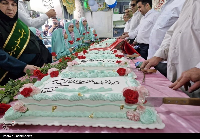 توزیع نذری و جشن‌های مردمی/اسلامشهر در روز میلاد امام رضا(ع)