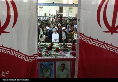مراسم وداع و تشیع شهید تنگستانی در شهرستان بندرلنگه
