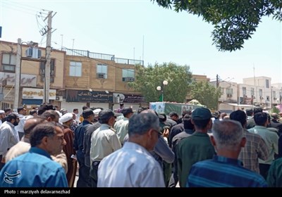 مراسم وداع و تشیع شهید تنگستانی در شهرستان بندرلنگه