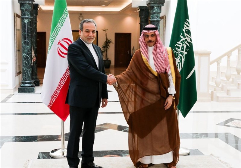 Foreign Ministers Weigh Plans to Broaden Iran-Saudi Ties
