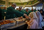 فالوده شیرازی، هدیه شیرازی ها به زائران حرم رضوی
