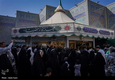 فالوده شیرازی، هدیه شیرازی ها به زائران حرم رضوی