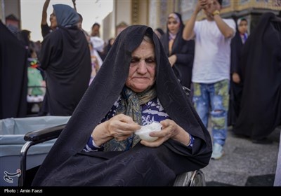 فالوده شیرازی، هدیه شیرازی ها به زائران حرم رضوی