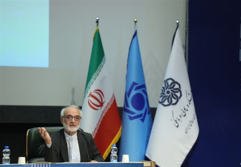 فروش دلاری مواد اولیه در بورس کالا به تورم دامن می زند