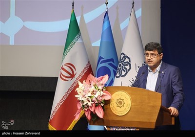 کورش پرویزیان رئیس پژوهشکده پولی و بانکی در مراسم افتتاحیه سی و دومین همایش سالانه سیاست‌های پولی و ارزی