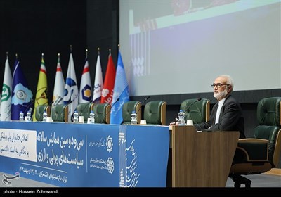 محمدجواد ایروانی (عضو تشخیص مصلحت نظام) در افتتاحیه سی و دومین همایش سیاست‌های پولی و ارزی