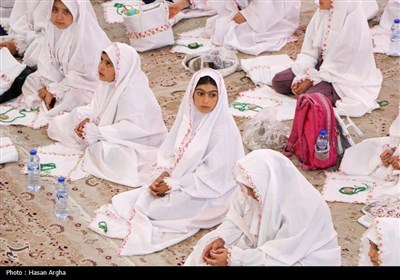 جشن تکلیف 500 دانش آموز دختر در حسینیه اعظم زنجان