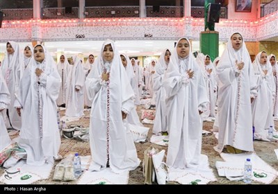 جشن تکلیف 500 دانش آموز دختر در حسینیه اعظم زنجان