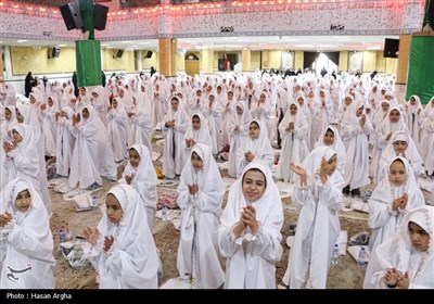 جشن تکلیف 500 دانش آموز دختر در حسینیه اعظم زنجان