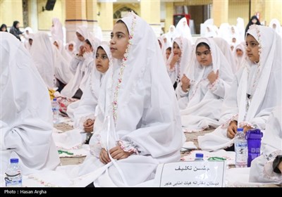 جشن تکلیف 500 دانش آموز دختر در حسینیه اعظم زنجان