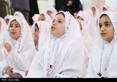 جشن تکلیف 500 دانش آموز دختر در حسینیه اعظم زنجان