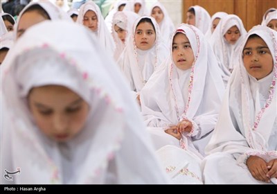 جشن تکلیف 500 دانش آموز دختر در حسینیه اعظم زنجان