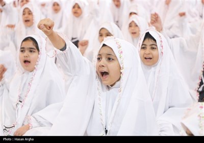 جشن تکلیف 500 دانش آموز دختر در حسینیه اعظم زنجان