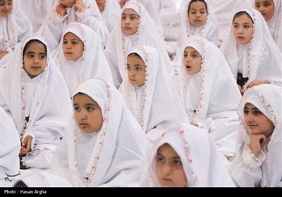 جشن تکلیف 500 دانش آموز دختر در حسینیه اعظم زنجان