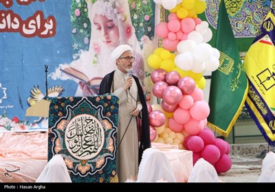جشن تکلیف 500 دانش آموز دختر در حسینیه اعظم زنجان