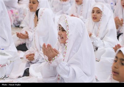 جشن تکلیف 500 دانش آموز دختر در حسینیه اعظم زنجان