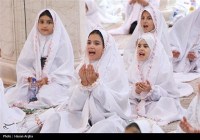 جشن تکلیف 500 دانش آموز دختر در حسینیه اعظم زنجان