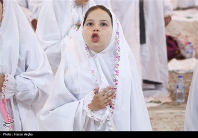 جشن تکلیف 500 دانش آموز دختر در حسینیه اعظم زنجان