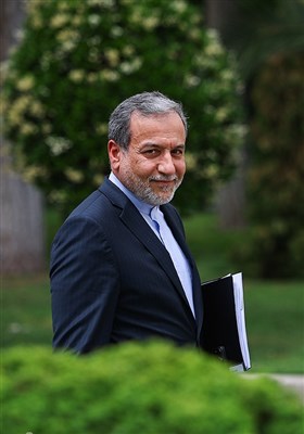 سید عباس عراقچی، وزیر امور خارجه در حاشیه جلسه هیات دولت