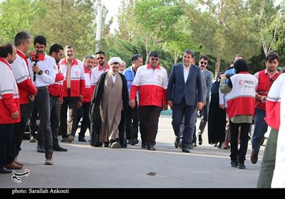 بازدید استاندار کرمان از تجهیزات هلال احمر