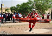بازدید استاندار کرمان از تجهیزات هلال احمر