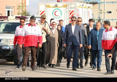 بازدید استاندار کرمان از تجهیزات هلال احمر